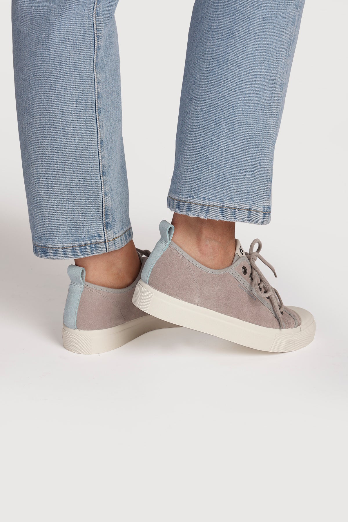 Essence Gris