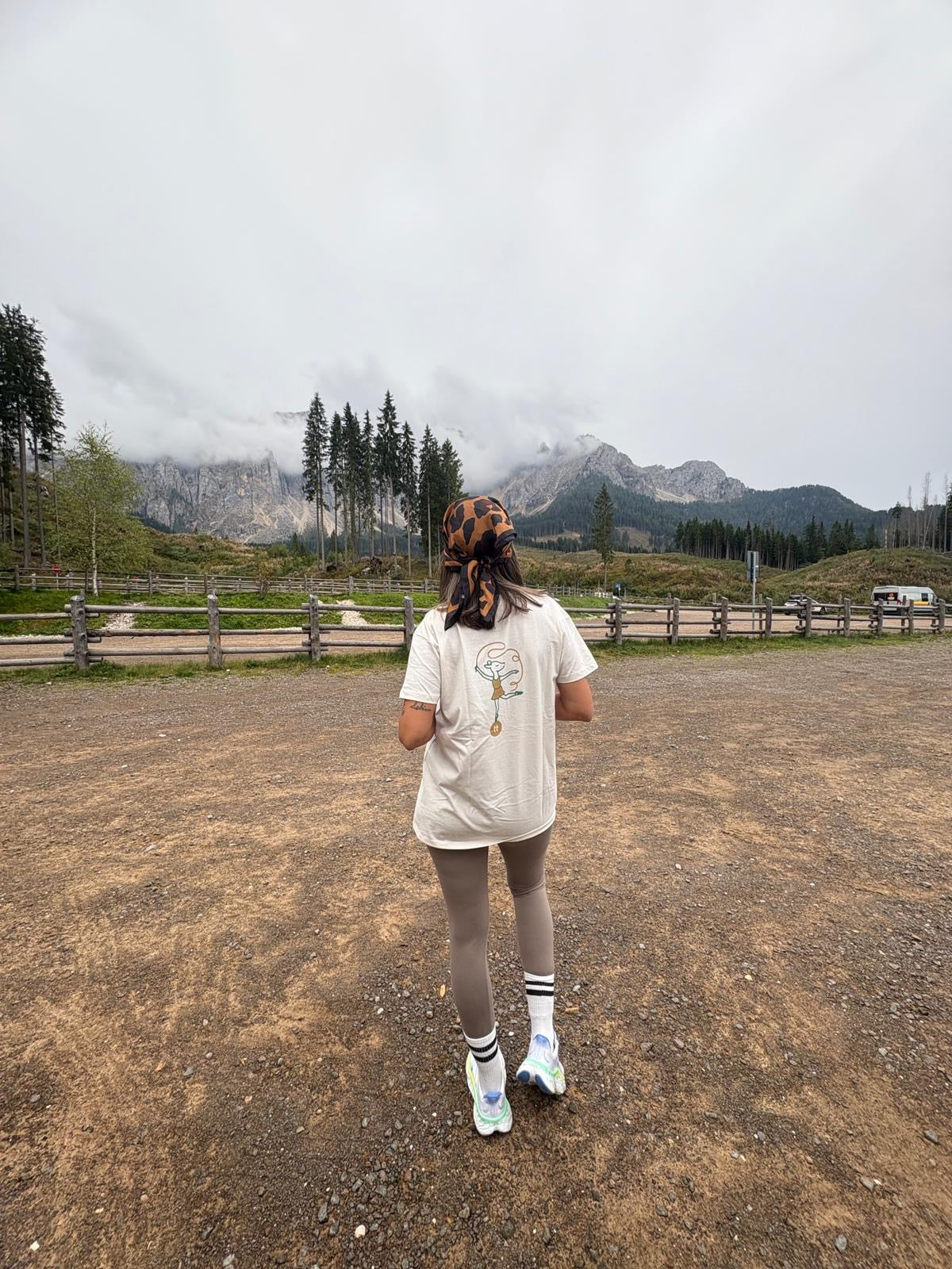 Camiseta Cierva Bailarina Adulto- Colección Sueños Rurales